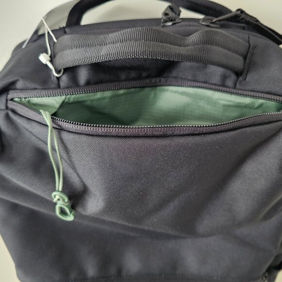 NWT LULULEMON BLK/GREU Black Green Double Zip Backpack OS - Picture 7 of 13